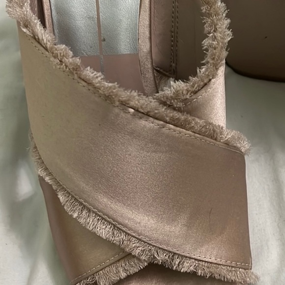 Beautiful casual shoes.  But I have gained weight and so have my feet.  Hahaha - Picture 2 of 4